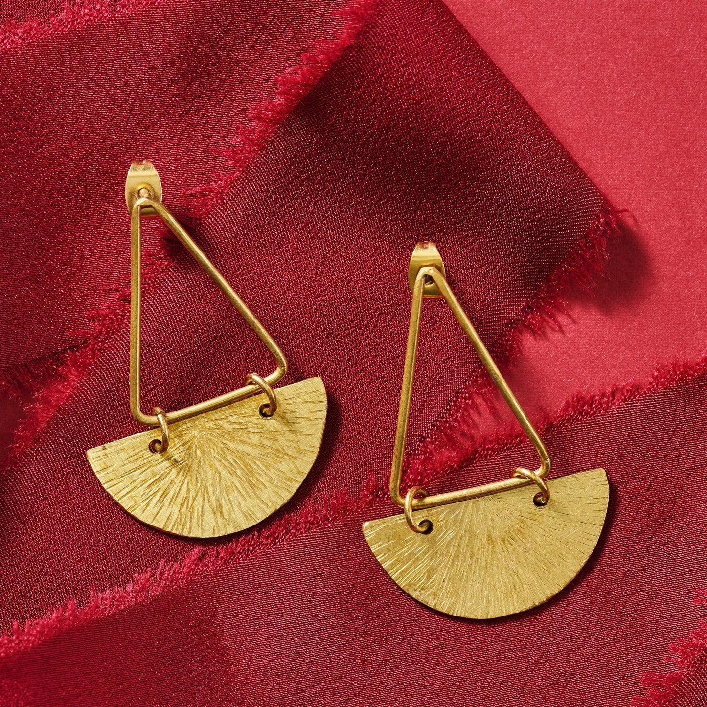 Earrings post triangle/semicircle brass 1.5L brass