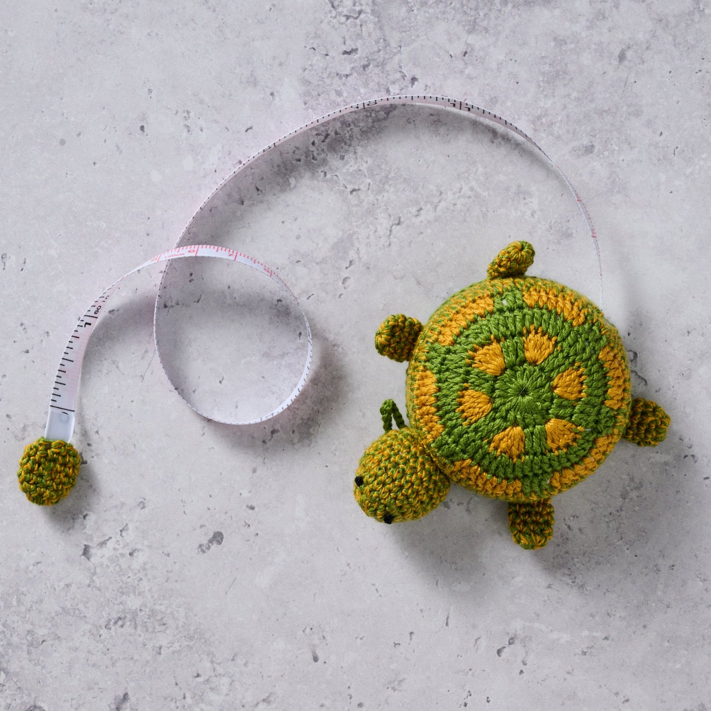 Measuring tape turtle M/3 yarn 2.25D grn/drk yel