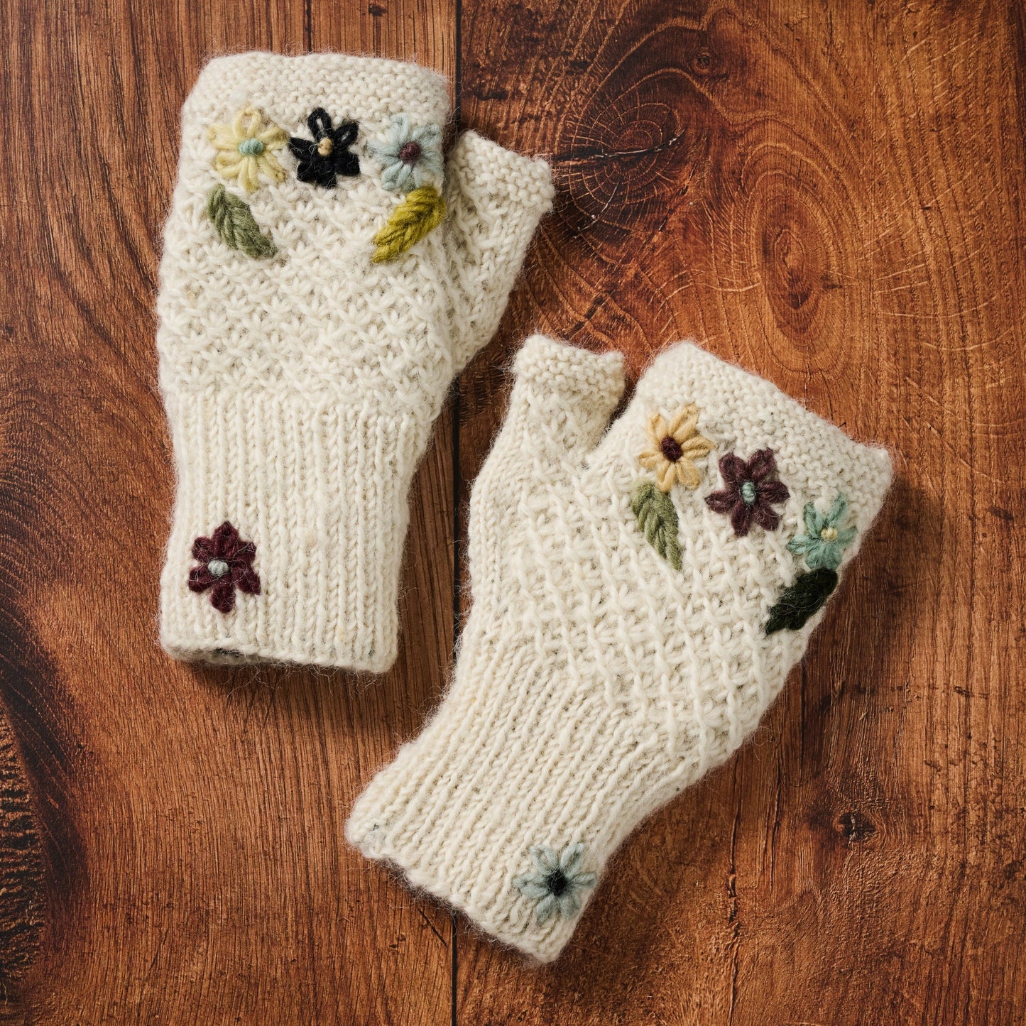 Wrist warmers flwrs lined wl/polyester ivory/multi