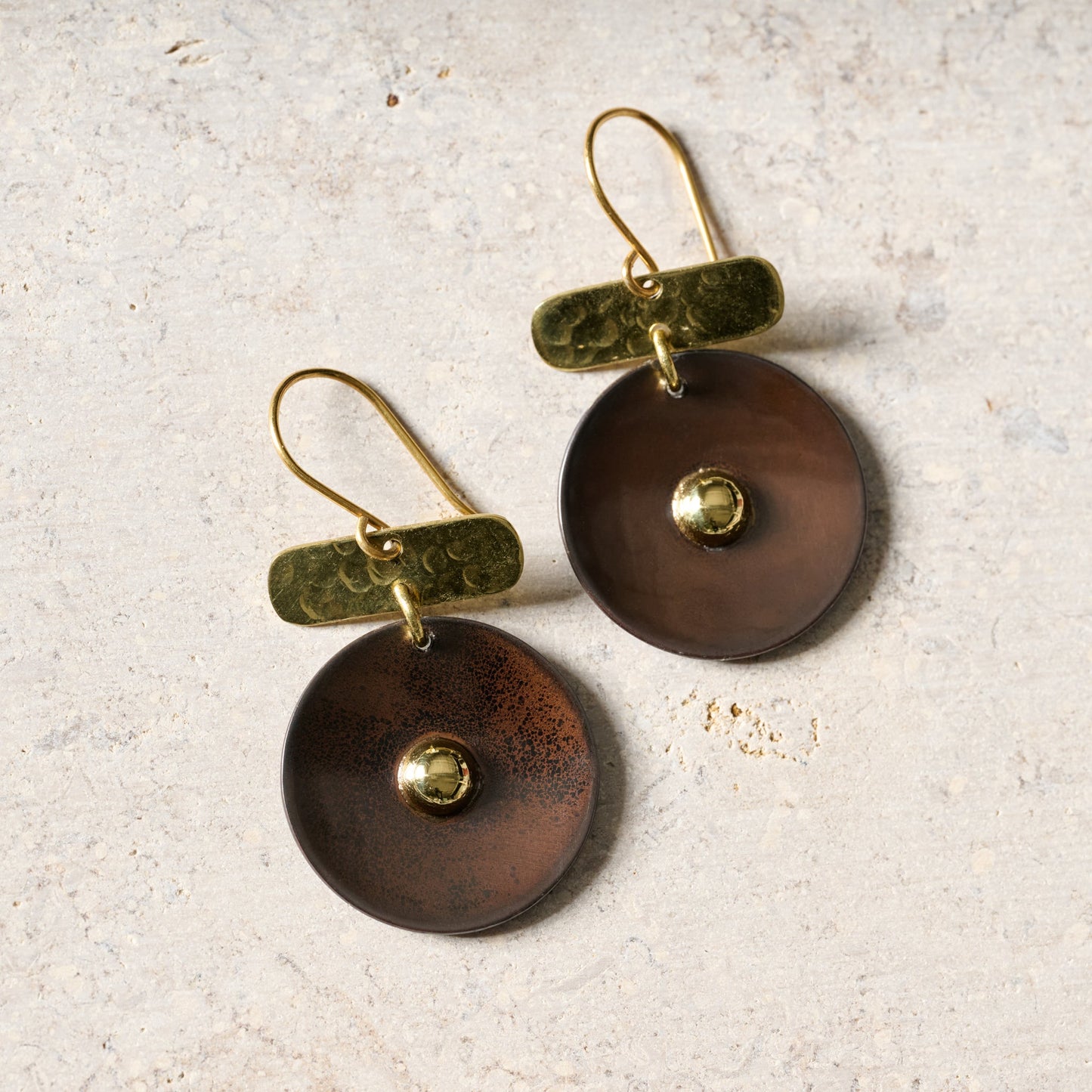 Earrings dangle disc cppr/brnz/silv 1.75L blk/gld