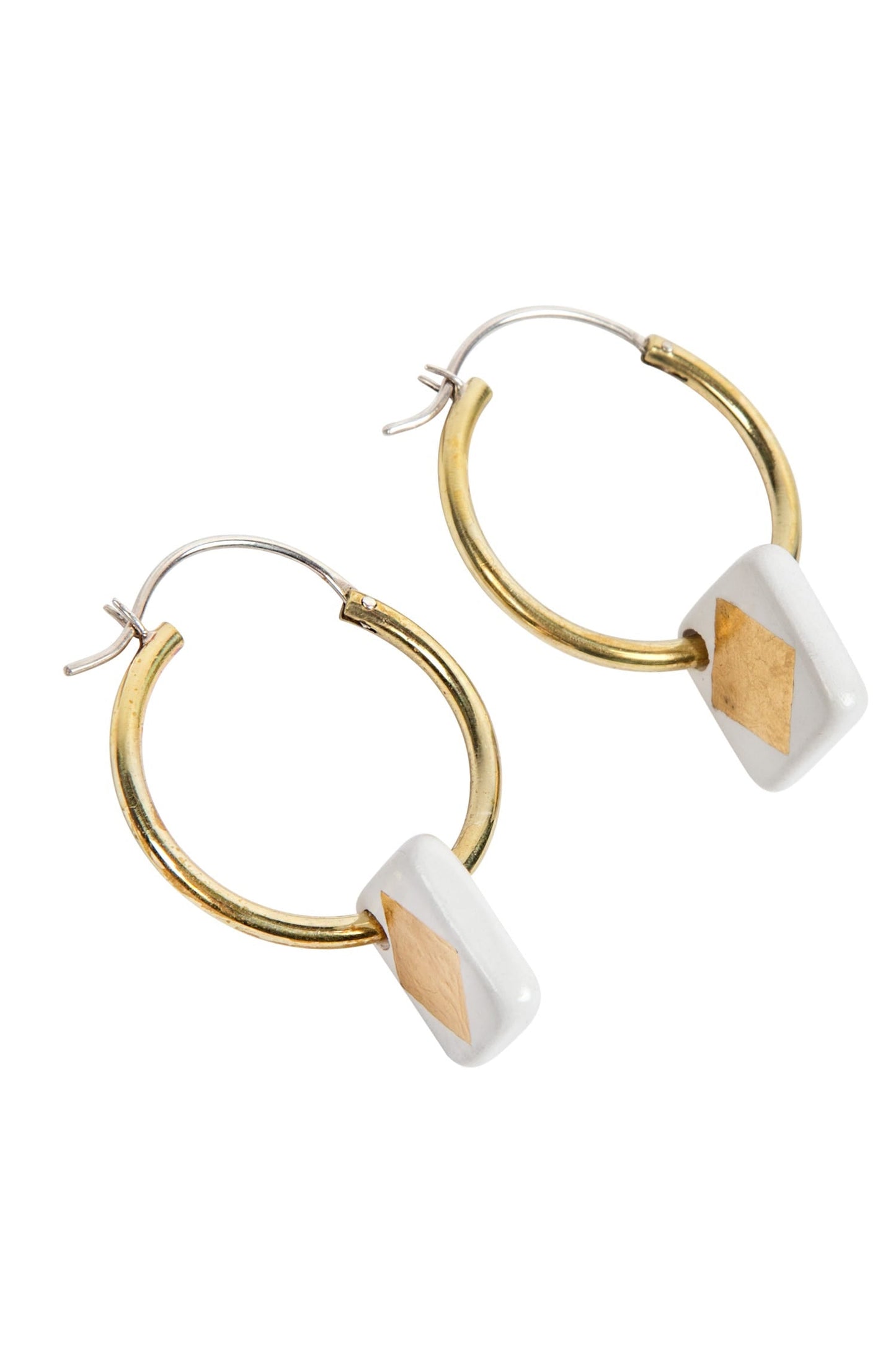Earrings hoop w/square cer 1.25D gold/white