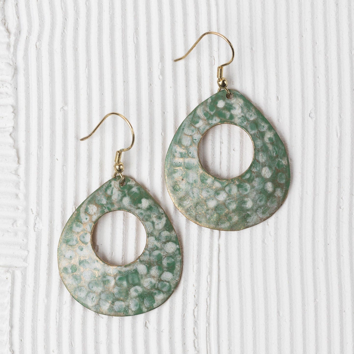 Earrings dangle pear hammered brass 2.25L teal/br