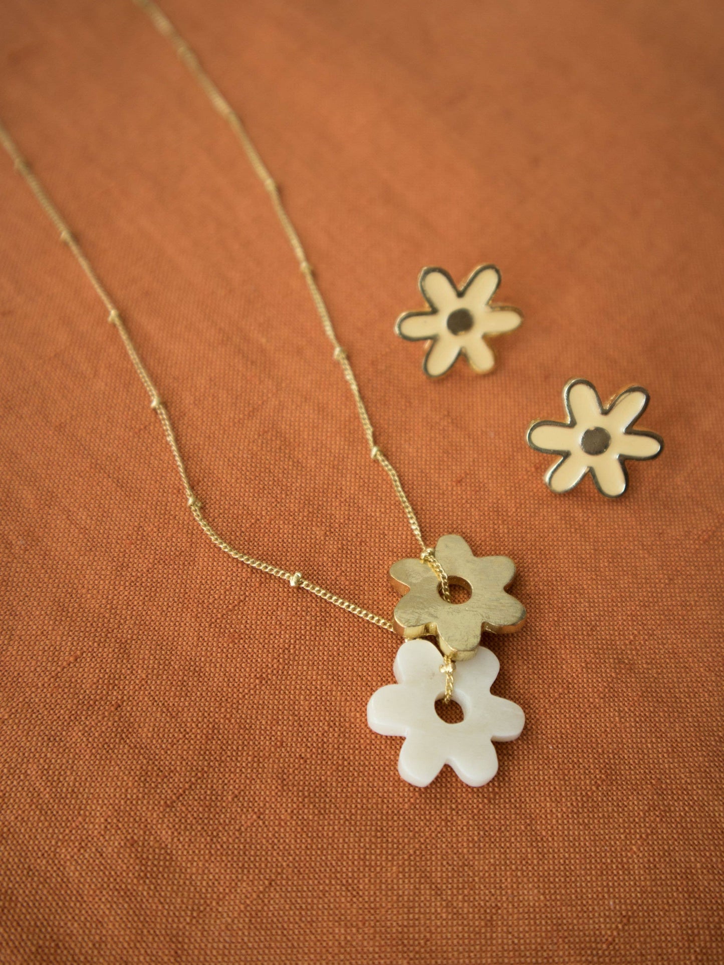 Layered Flower Necklace Gold