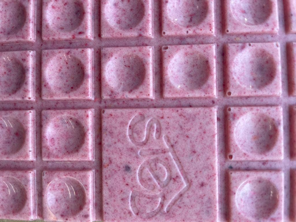 Raspberry Cream White Chocolate Bar