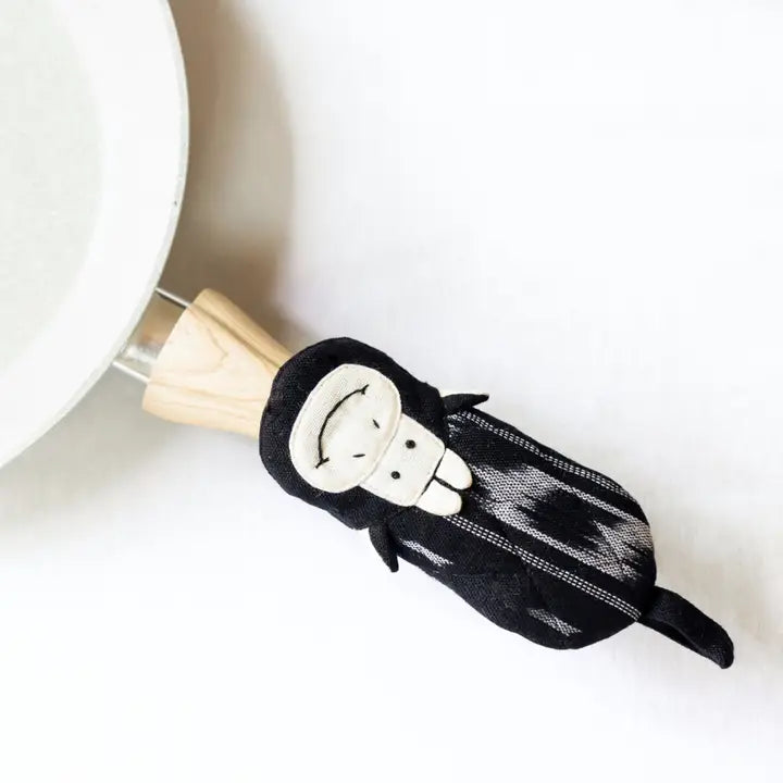 SKILLET HANDLE HOLDER - ASSORTED ANIMALS