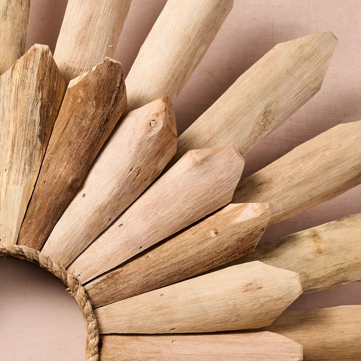 Malaki Daisy Driftwood Wall Hanging