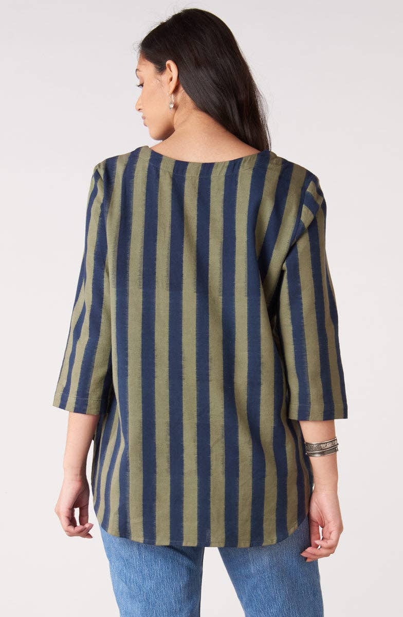 V-neck Divya 3/4-Sleeve Popover Top - Lime/Navy