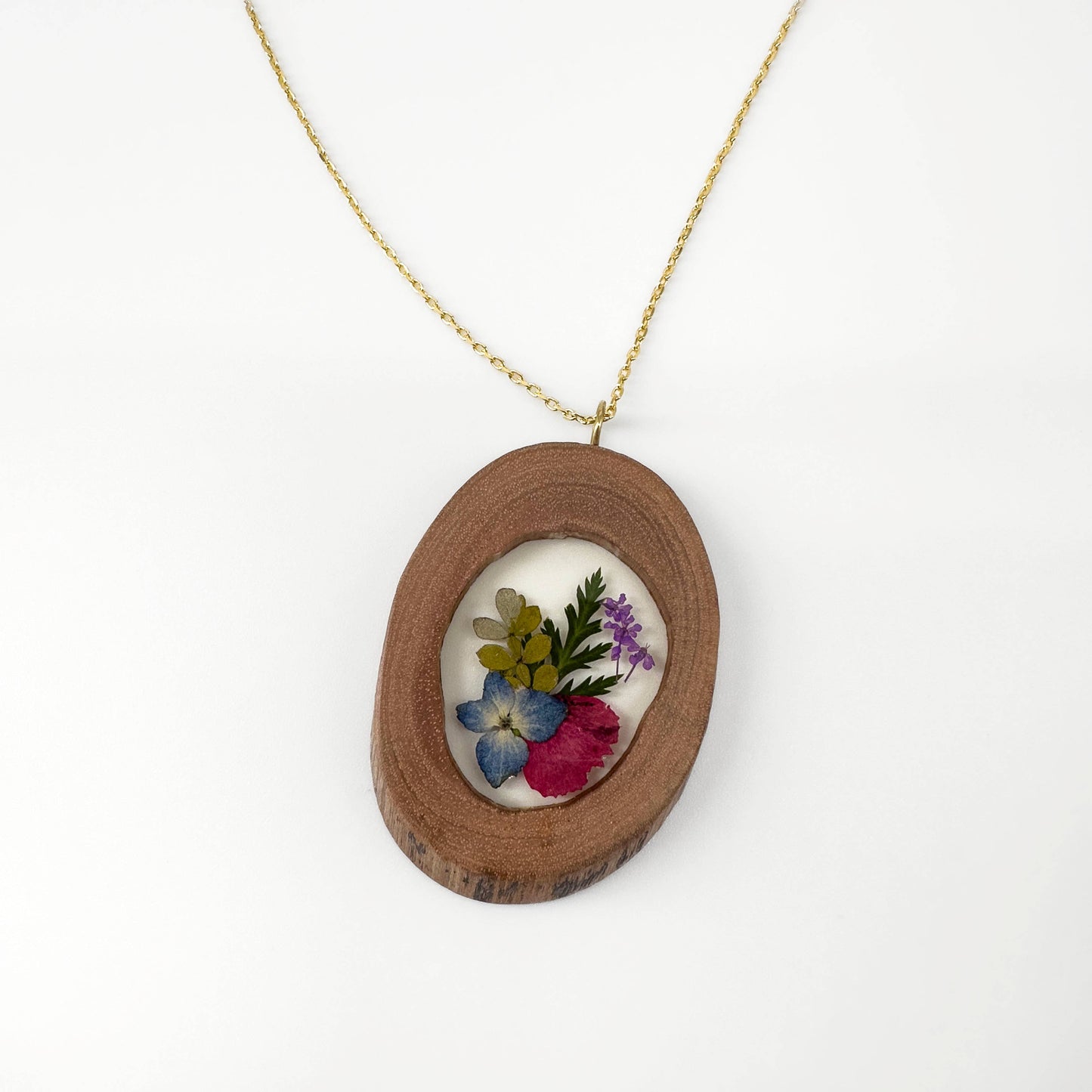 Botanical Wood-Framed Mixed Flowers Necklace