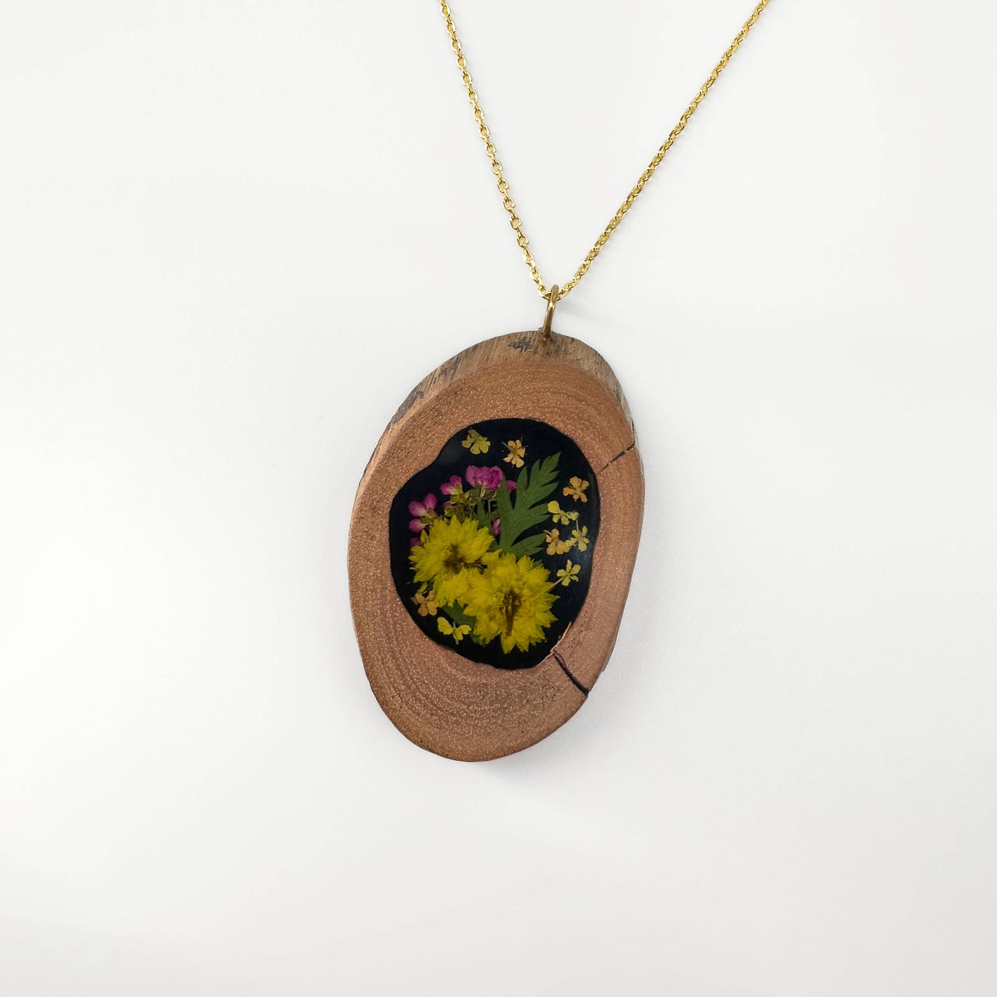 Botanical Wood-Framed Mixed Flowers Necklace