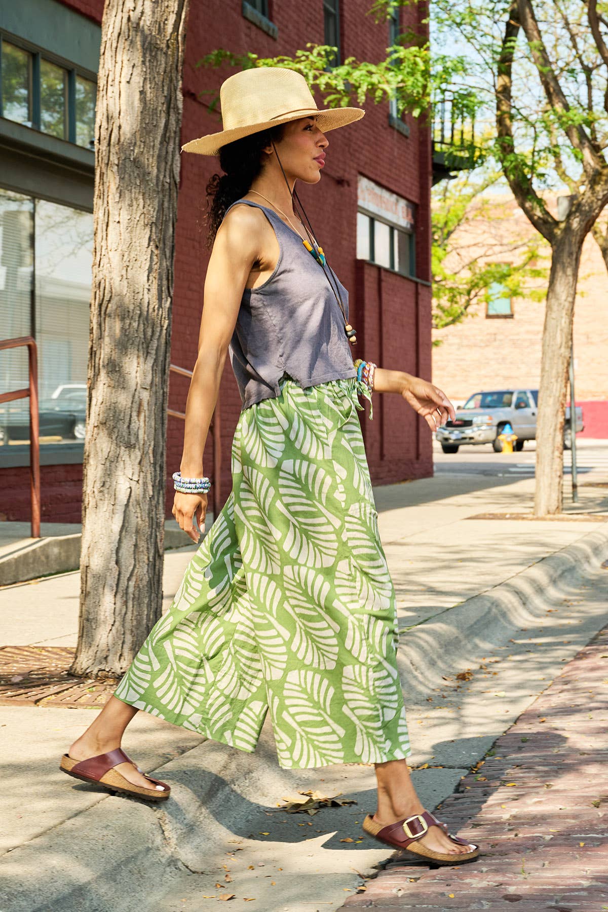 Trousers-Crop: Deco Leaf - Olive-Organic