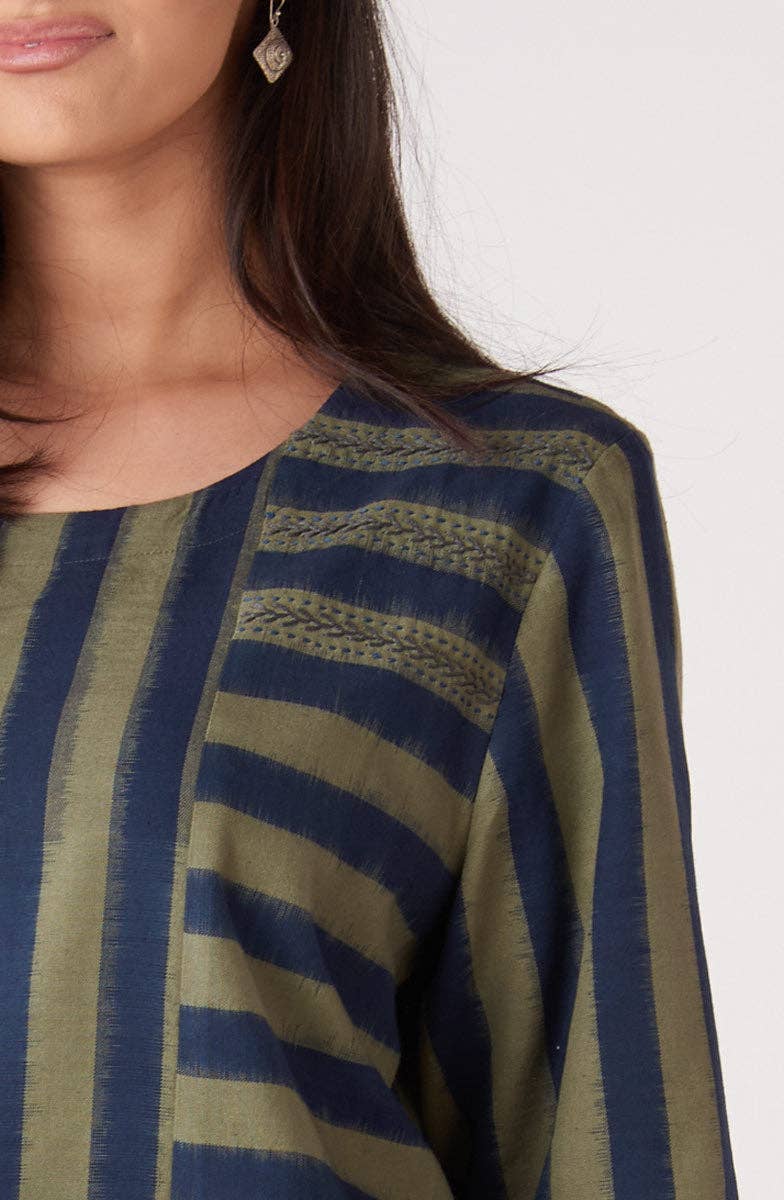 V-neck Divya 3/4-Sleeve Popover Top - Lime/Navy