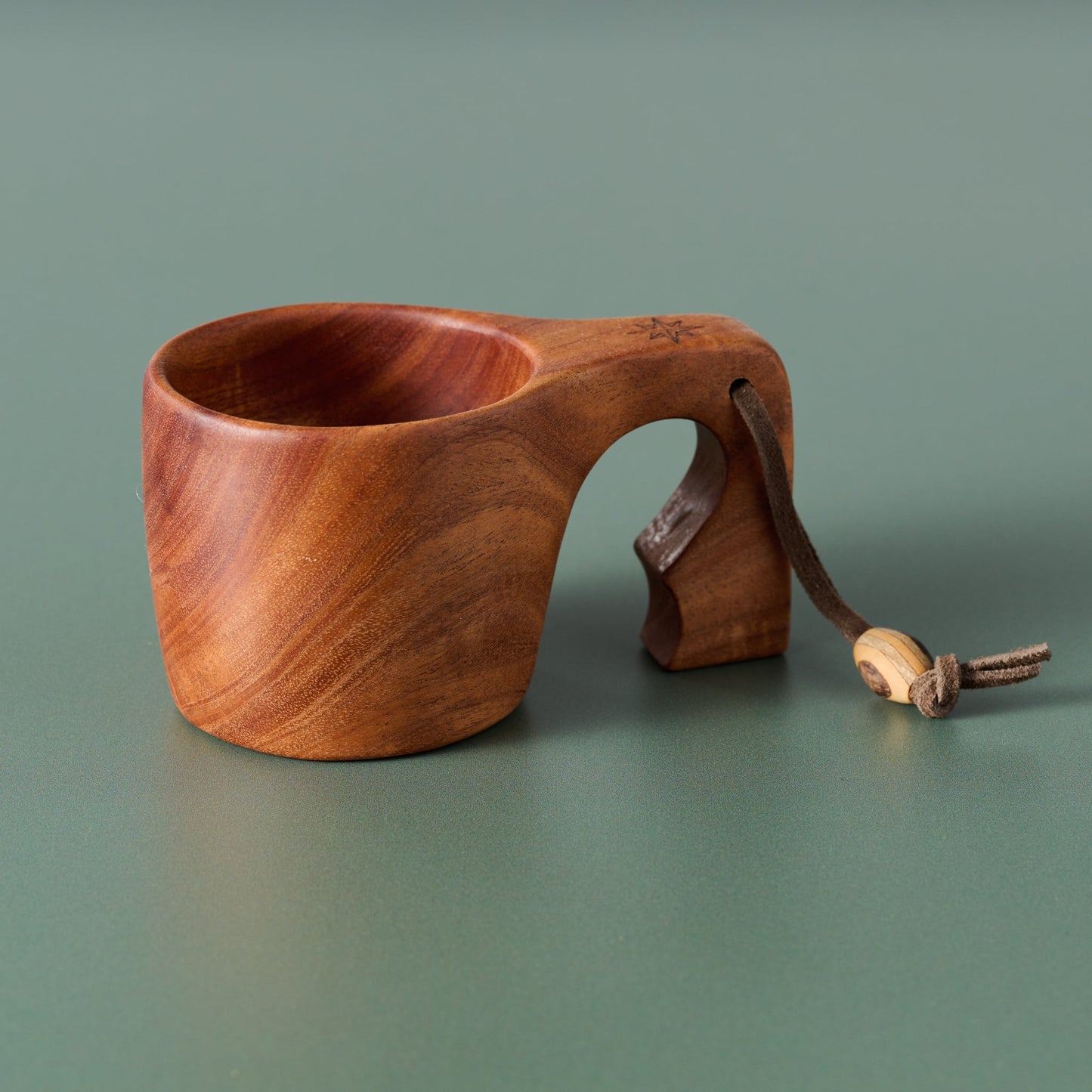Mug kuksa w/strap neem wood/leather 3Dx2.5H nat