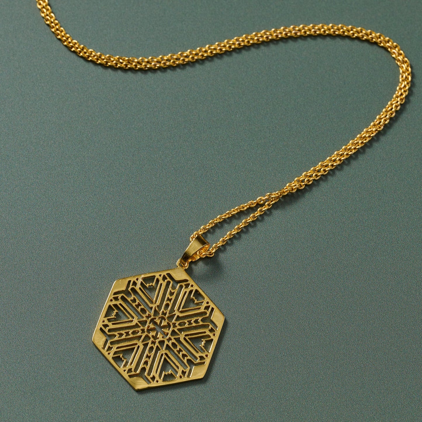 Necklace mandala medallion brass 32L brass