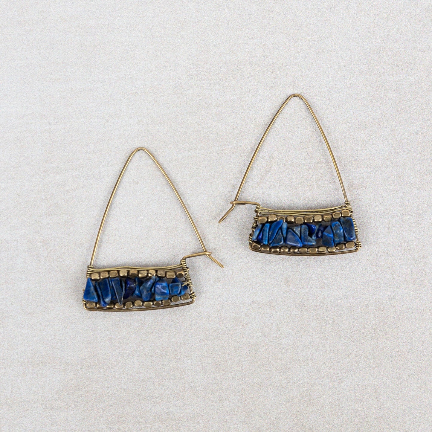 Earrings triangle wire lapis/brass 1.5L br/blue
