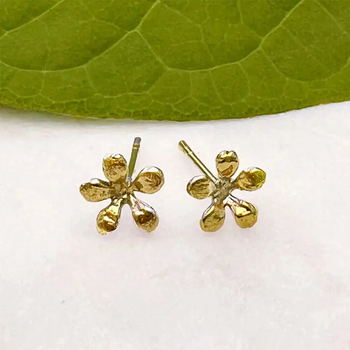 TINY DAISY STUDS - BRASS
