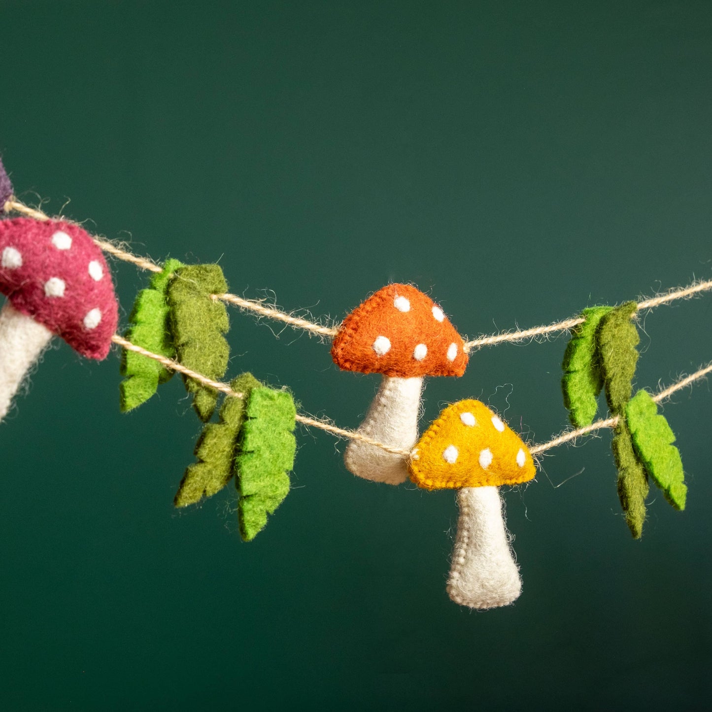 Felt Garland - Spotted Mushroom (Multicolor)