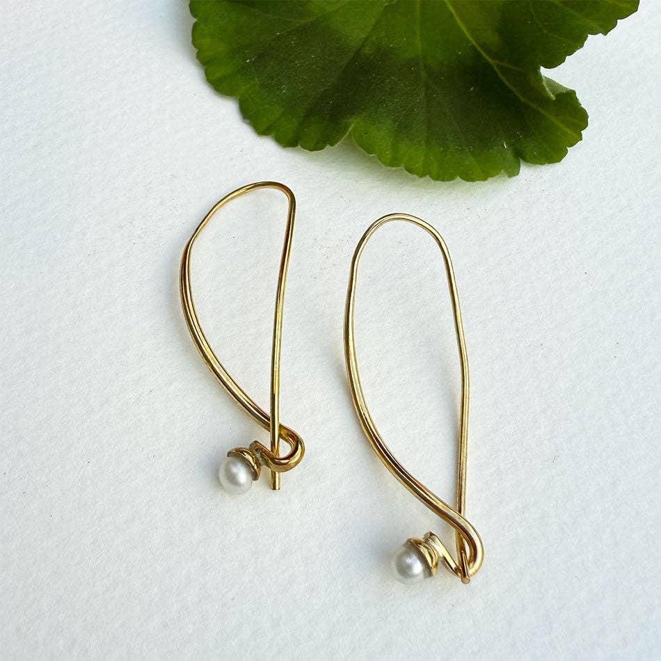 Artsy Pearl Earrings - Brass