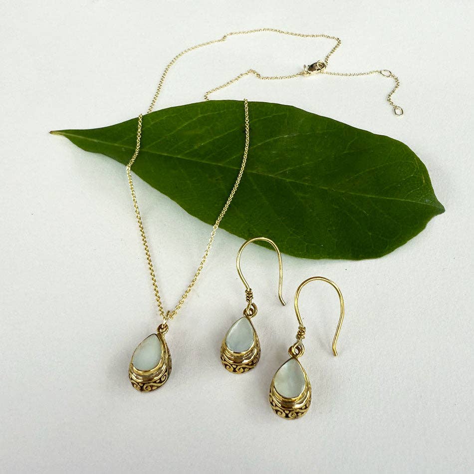 Mother-of-Pearl Teardrop Filigree Necklace - Brass