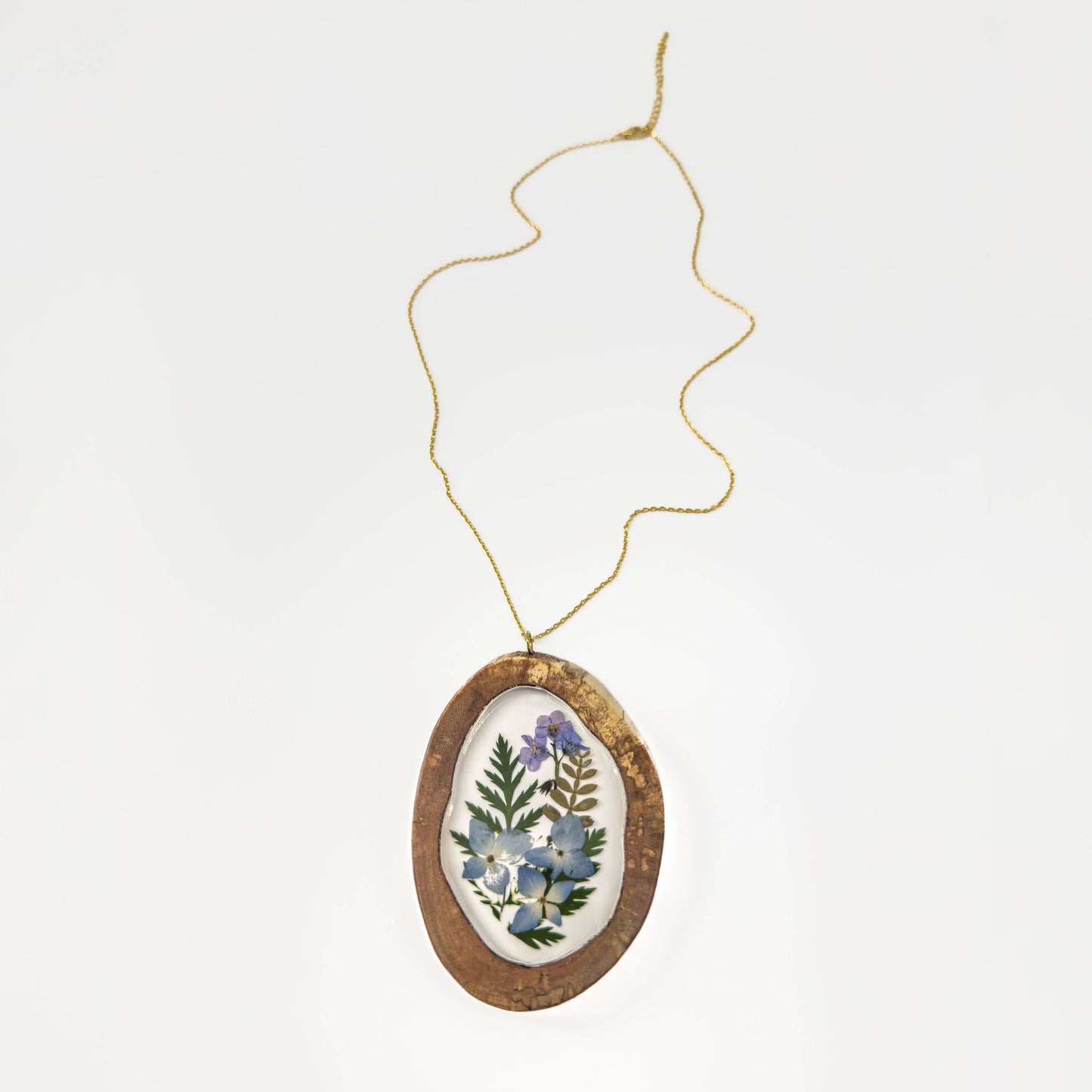 Botanical Wood-Framed Mixed Flowers Necklace
