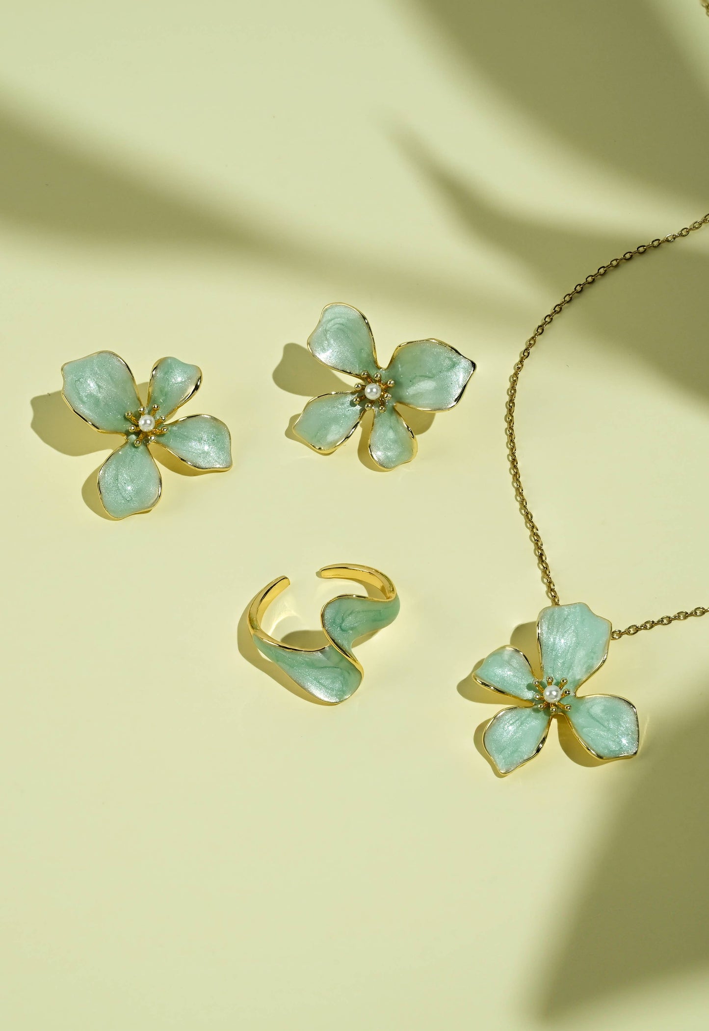 Ribbon of Light Ring in Mint