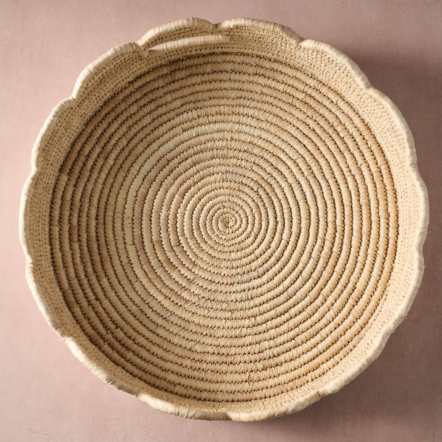 Seba Scalloped Palm Leaf Tray
