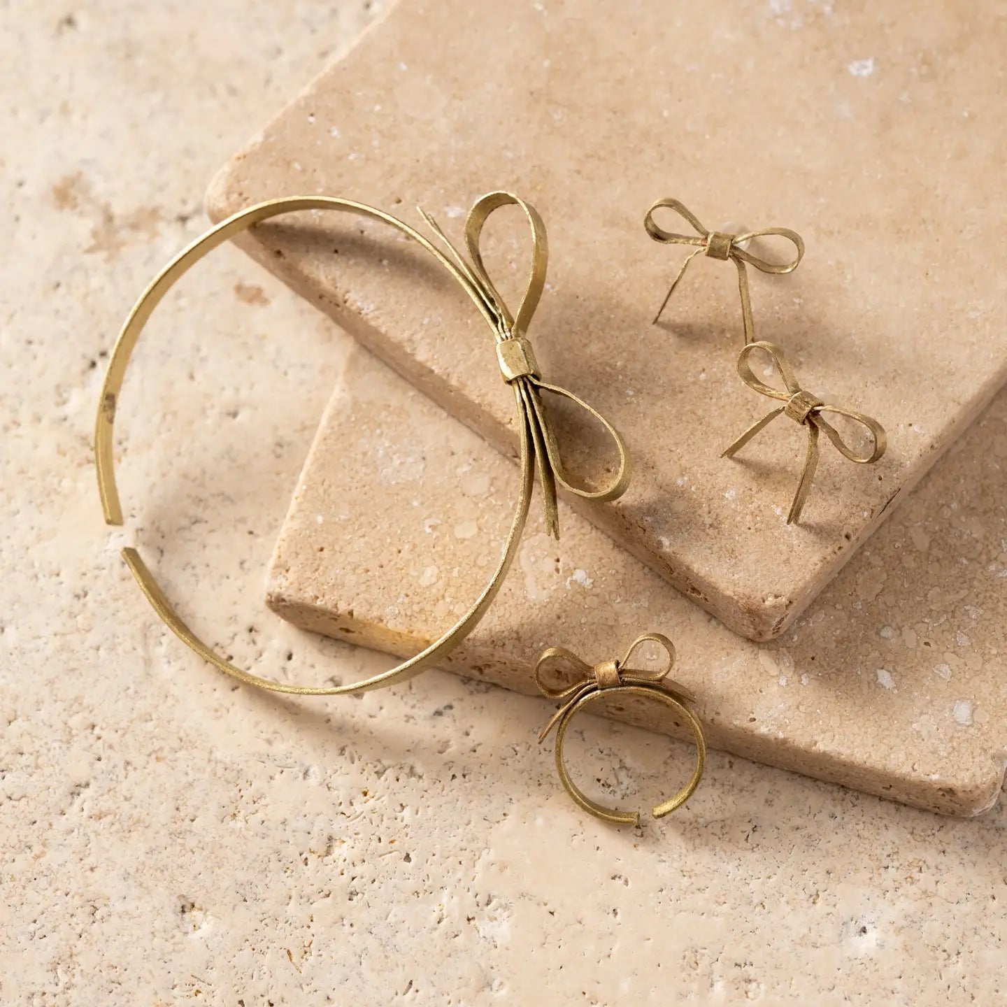 Dorada Bronze Bow Bracelet