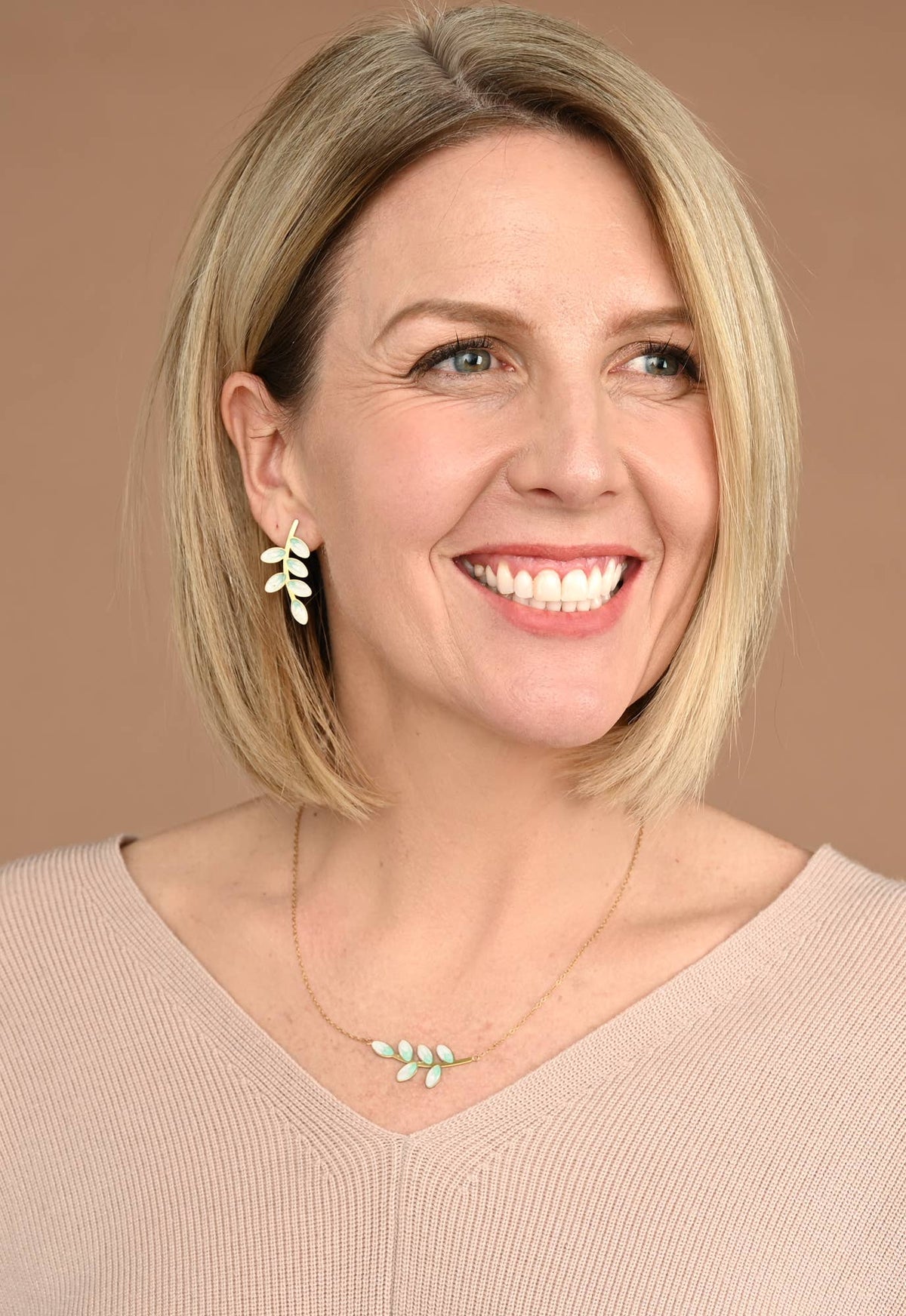 Hope Grows Necklace in Mint